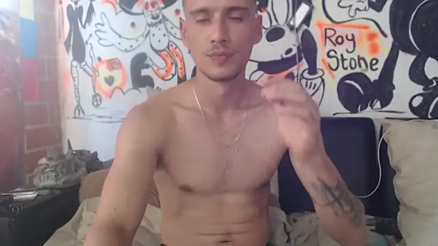 roystonee01 online show from November 29, 2025, 9:29 pm