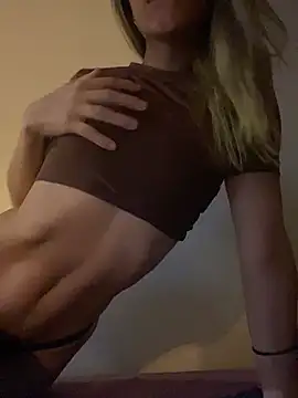 Snapshot of Carolinen chatting on April 6, 2026, 4:57 am Carolinen online show from April 6, 2026, 4:57 am