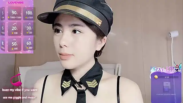 jiaozi-kiss online show from December 13, 2024, 6:10 am