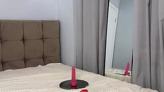 Snapshot of magnificent_angel chatting on February 13, 2025, 10:00 pm magnificent angel online show from February 13, 2025, 10:00 pm