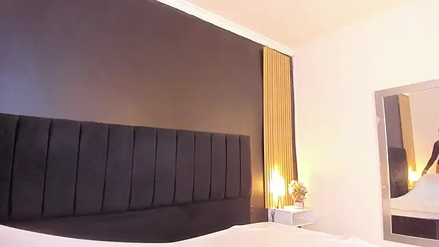 sweetsofia18 online show from September 25, 2025, 11:14 am