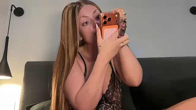 Snapshot of Leylah_Linda chatting on February 7, 2026, 8:23 pm Leylah Linda online show from February 7, 2026, 8:23 pm