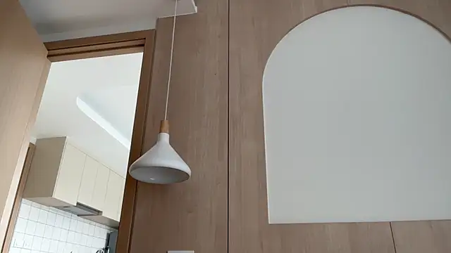 Leylah Linda online show from May 12, 2026, 8:33 am