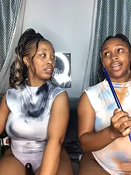 Snapshot of Pearl_00 chatting on September 25, 2025, 9:40 pm Pearl 00 online show from September 25, 2025, 9:40 pm