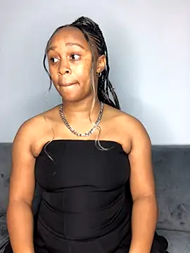 Snapshot of Pearl_00 chatting on September 28, 2025, 4:45 pm Pearl 00 online show from September 28, 2025, 4:45 pm