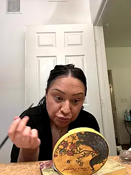 AlyssiaAmoreXO online show from October 27, 2025, 8:13 pm