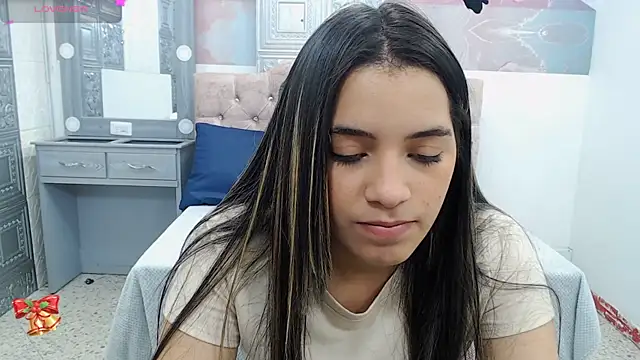 Leah Means  online show from December 17, 2024, 3:28 pm