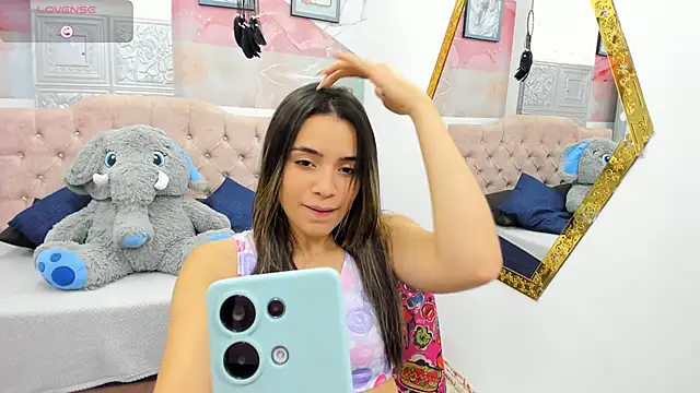 Leah Means  online show from February 12, 2025, 1:06 pm