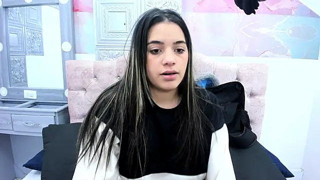 Leah Means  online show from February 16, 2025, 4:32 pm