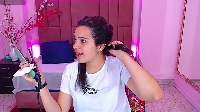 Leah Means  online show from February 18, 2025, 1:00 pm