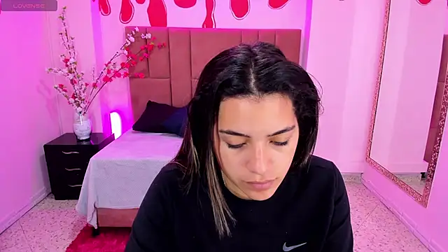 Leah Means  online show from February 25, 2025, 12:34 pm