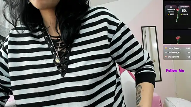 Snapshot of Camcrush__ chatting on January 20, 2025, 11:43 pm Camcrush   online show from January 20, 2025, 11:43 pm