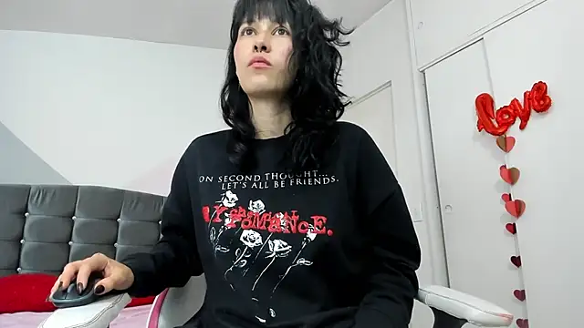 Snapshot of Camcrush__ chatting on February 25, 2025, 9:46 pm Camcrush   online show from February 25, 2025, 9:46 pm