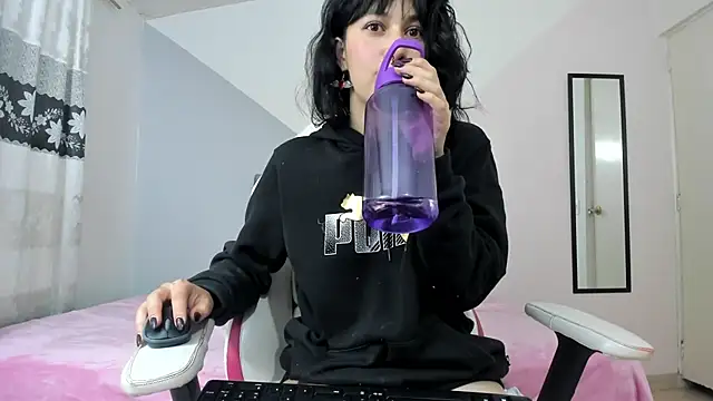 Snapshot of Camcrush__ chatting on March 3, 2025, 9:59 pm Camcrush   online show from March 3, 2025, 9:59 pm