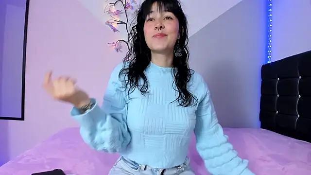 Snapshot of Camcrush__ chatting on September 20, 2025, 12:50 pm Camcrush   online show from September 20, 2025, 12:50 pm