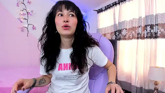 Snapshot of Camcrush__ chatting on October 23, 2025, 3:00 pm Camcrush   online show from October 23, 2025, 3:00 pm