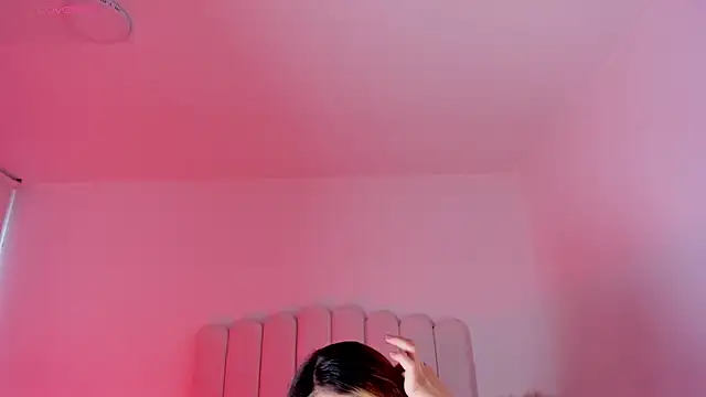 Sarajonnes online show from October 8, 2025, 12:47 pm