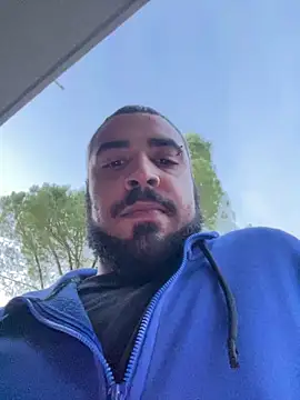 Snapshot of Dikkiduohottt chatting on October 19, 2025, 4:29 pm Dikkiduohottt online show from October 19, 2025, 4:29 pm