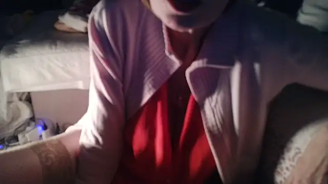 VeneRed online show from February 17, 2025, 7:42 pm
