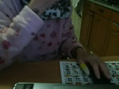 VeneRed online show from October 6, 2025, 5:49 am