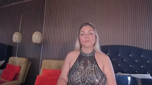 MalorySweet online show from May 4, 2026, 1:07 pm