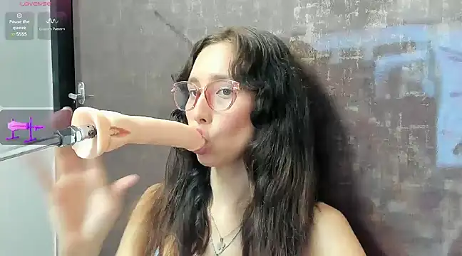 Snapshot of doll_bella_ chatting on January 10, 2025, 8:26 pm doll bella online show from January 10, 2025, 8:26 pm