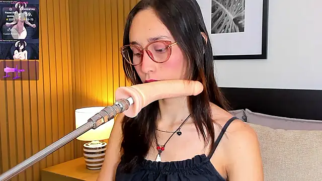 doll bella  online show from March 18, 2026, 8:01 pm