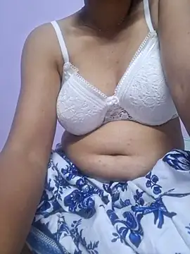 Snapshot of Melody_Shyla chatting on October 7, 2025, 5:32 pm Melody Shyla online show from October 7, 2025, 5:32 pm