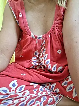 Snapshot of Melody_Shyla chatting on October 29, 2025, 11:17 pm Melody Shyla online show from October 29, 2025, 11:17 pm