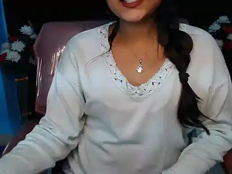 Snapshot of Wish_Queen chatting on January 5, 2025, 3:43 am Wish Queen online show from January 5, 2025, 3:43 am