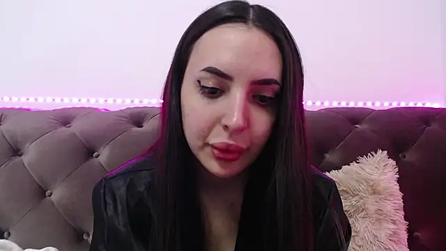 Snapshot of TiffanyPeretz chatting on February 18, 2025, 11:52 pm TiffanyPeretz online show from February 18, 2025, 11:52 pm