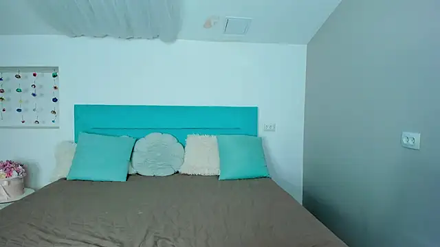 L1ittle kitty  online show from October 11, 2025, 5:28 am