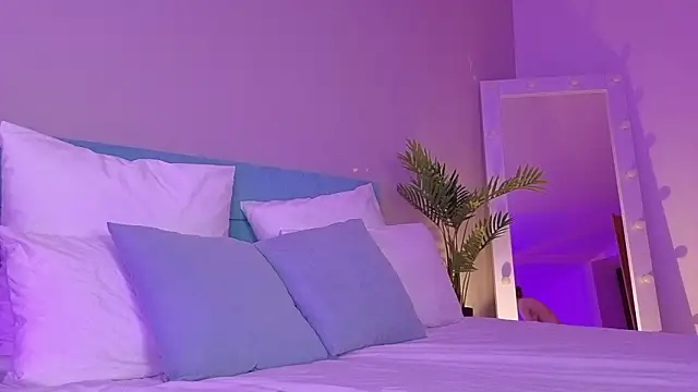 L1ittle kitty  online show from March 15, 2026, 6:52 am