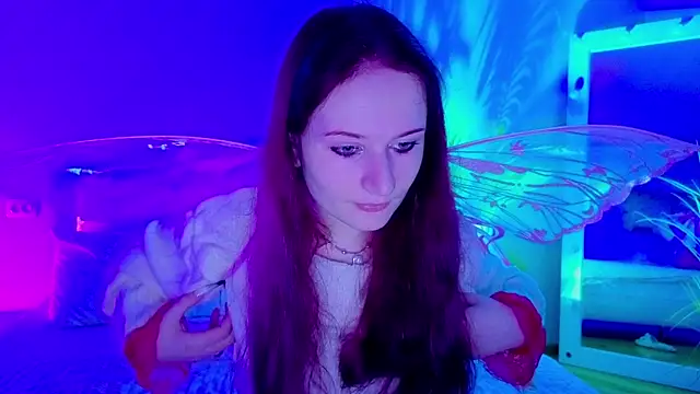 L1ittle kitty  online show from May 7, 2026, 5:24 am