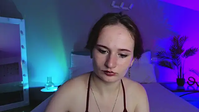 L1ittle kitty  online show from August 6, 2026, 5:20 am