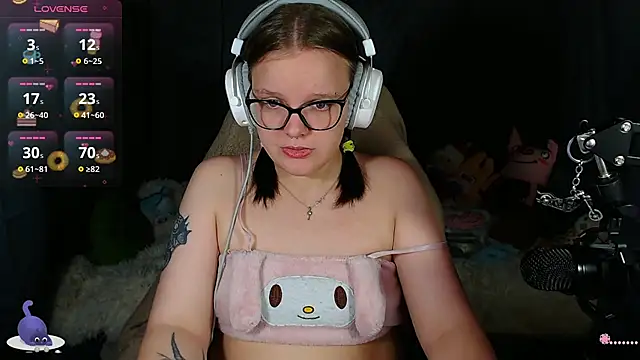 Snapshot of DivaMarisa chatting on September 24, 2025, 11:02 am DivaMarisa online show from September 24, 2025, 11:02 am