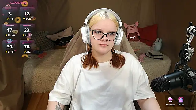 Snapshot of DivaMarisa chatting on November 23, 2025, 7:08 am DivaMarisa online show from November 23, 2025, 7:08 am