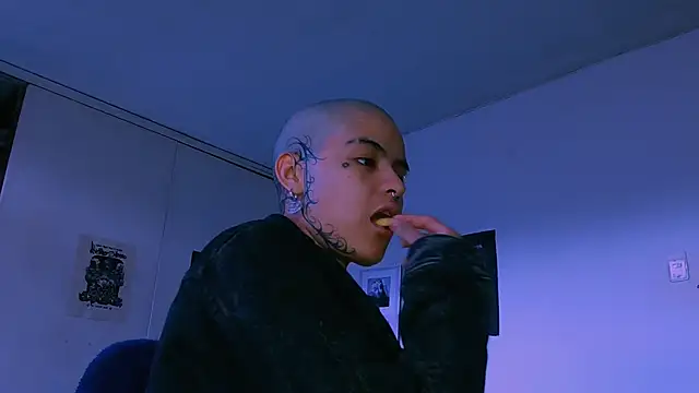 Snapshot of alex_one888 chatting on February 17, 2026, 9:10 pm alex one888 online show from February 17, 2026, 9:10 pm