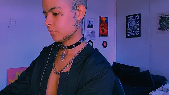 Snapshot of alex_one888 chatting on February 19, 2026, 10:28 pm alex one888 online show from February 19, 2026, 10:28 pm