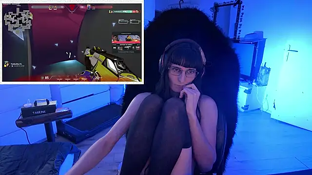 CeriseLapine online show from October 24, 2025, 9:44 pm