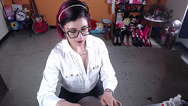 MissMiia2 online show from December 17, 2024, 3:28 pm