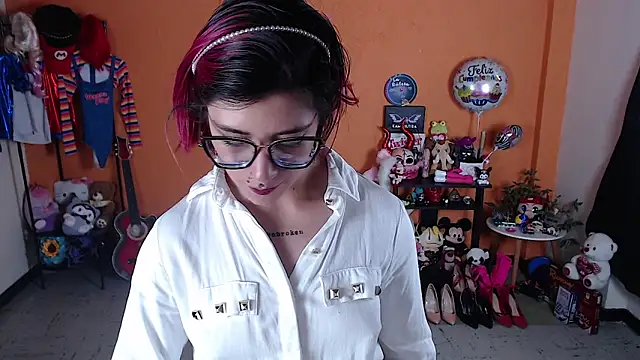 MissMiia2 online show from December 17, 2024, 6:31 pm