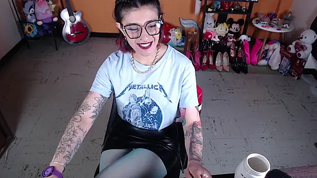 MissMiia2 online show from January 11, 2025, 2:04 pm