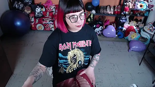 MissMiia2 online show from October 12, 2025, 2:27 pm