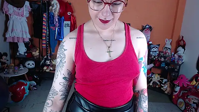 Snapshot of MissMiia2 chatting on August 3, 2026, 12:32 pm MissMiia2 online show from August 3, 2026, 12:32 pm