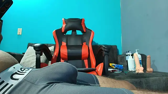 skinny and boyfriend online show from December 15, 2025, 4:33 pm