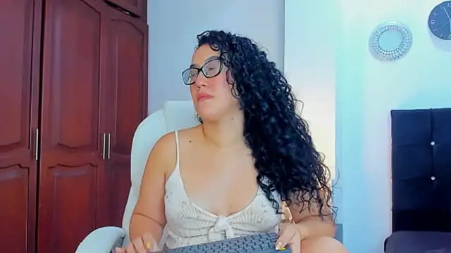 Snapshot of kathyajhonss chatting on February 18, 2025, 10:58 pm kathyajhonss online show from February 18, 2025, 10:58 pm