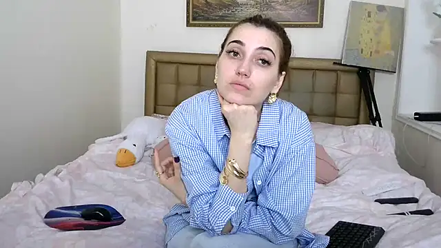 Snapshot of Iren chatting on May 19, 2026, 9:15 am Iren online show from May 19, 2026, 9:15 am