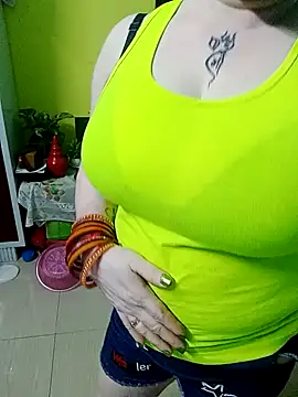 Snapshot of Raja_Ranii chatting on February 5, 2025, 2:26 pm Raja Ranii online show from February 5, 2025, 2:26 pm