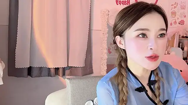 Snapshot of Carly_1 chatting on December 29, 2024, 1:49 pm Carly 1 online show from December 29, 2024, 1:49 pm